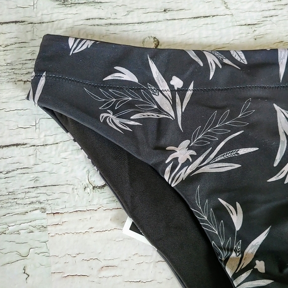 NWT-Lira Bikini bottoms Reversible Floral SZ S - Picture 8 of 15